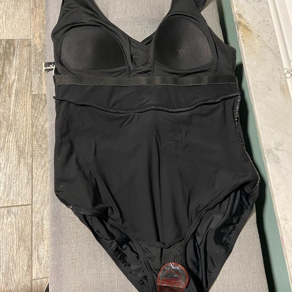 Alisha Levine tummy control Swimwear - Picture 10 of 13